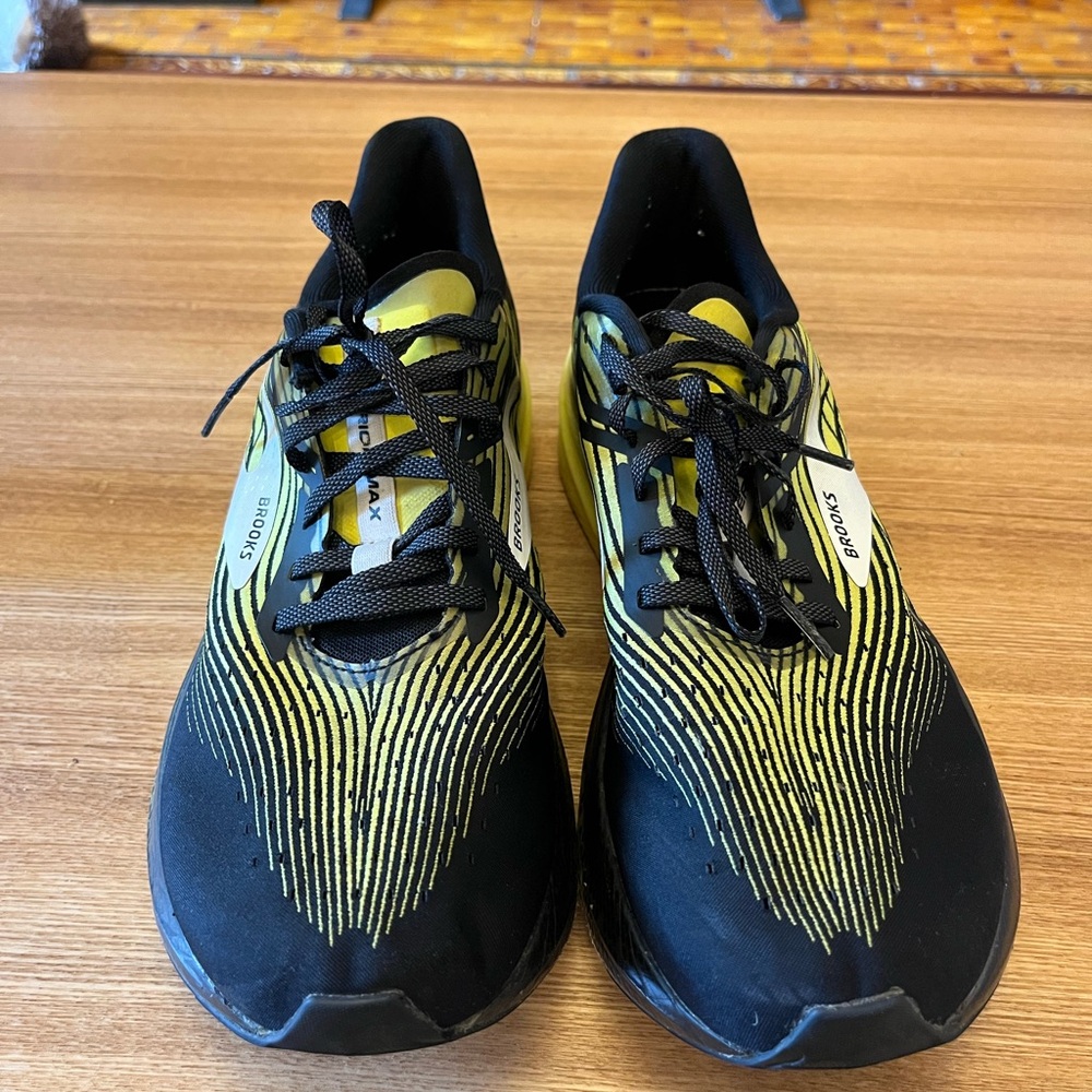 Brooks Men's Hyperion Max Running  Shoe - Picture 3 of 7